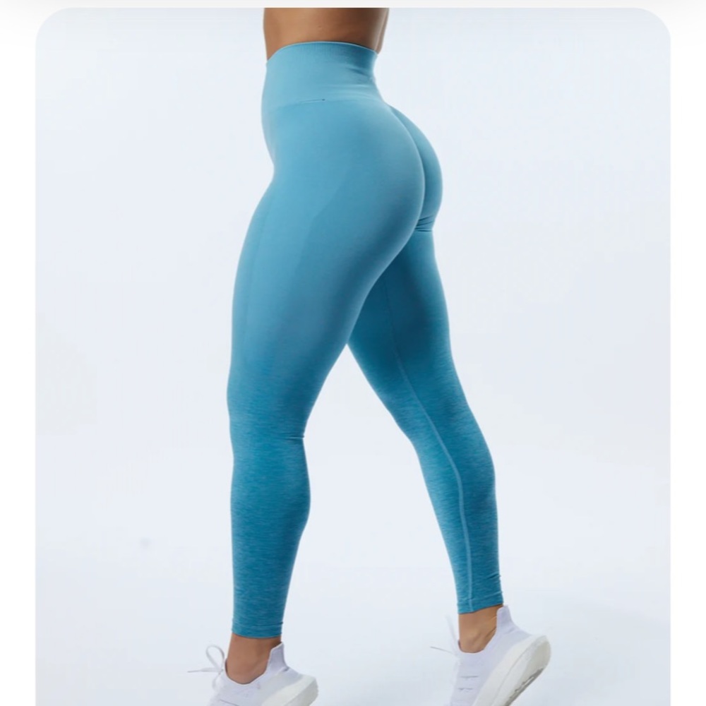 Alphalete gym set - Picture 3 of 3